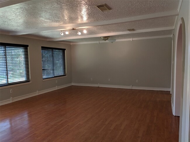 Building Photo - 5519 Birchgate Dr