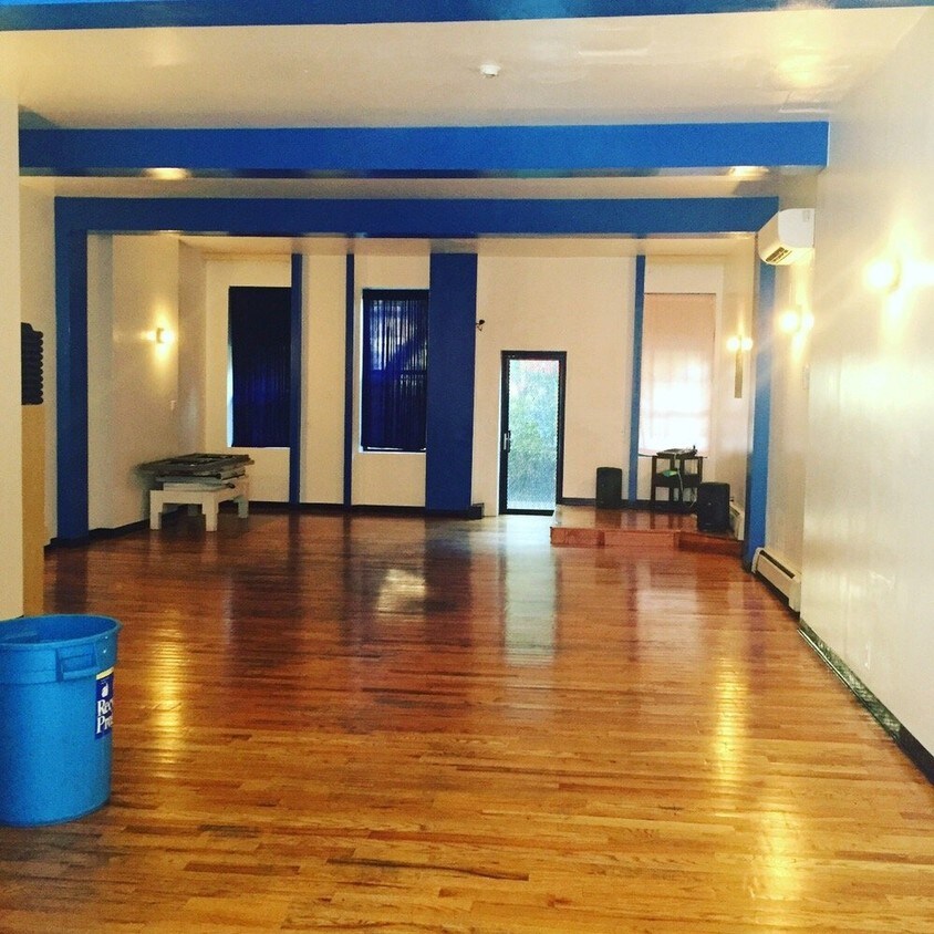 Foto del edificio - 2032 Second Ave