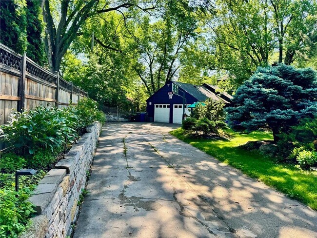 Foto del edificio - 3 Edina Ct