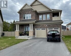 Building Photo - 834 Stallion Cres