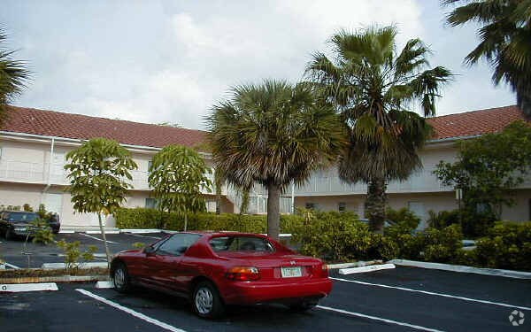 Primary Photo - Sandpiper Apartments