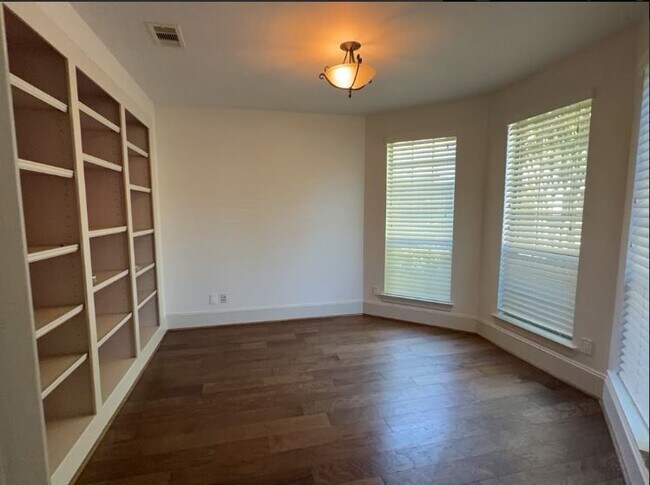 Foto del edificio - 20411 Prospect Canyon Ln