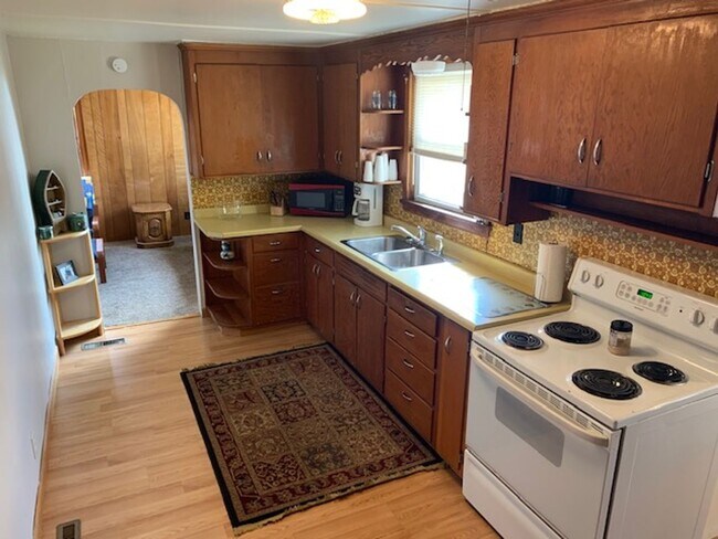 Foto del edificio - 3 Bedroom Lake Front Home