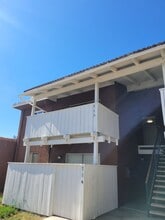 Building Photo - 1300 Saratoga Ave