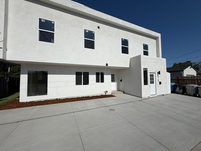 Foto del edificio - 5165 Ewing St