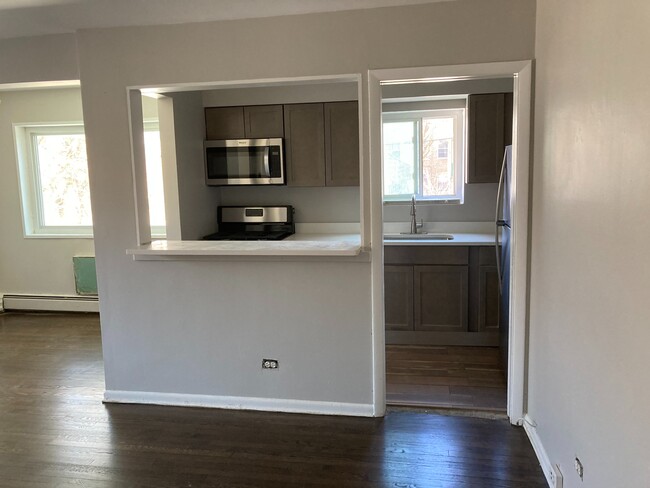 Building Photo - 209 Ridge Ave