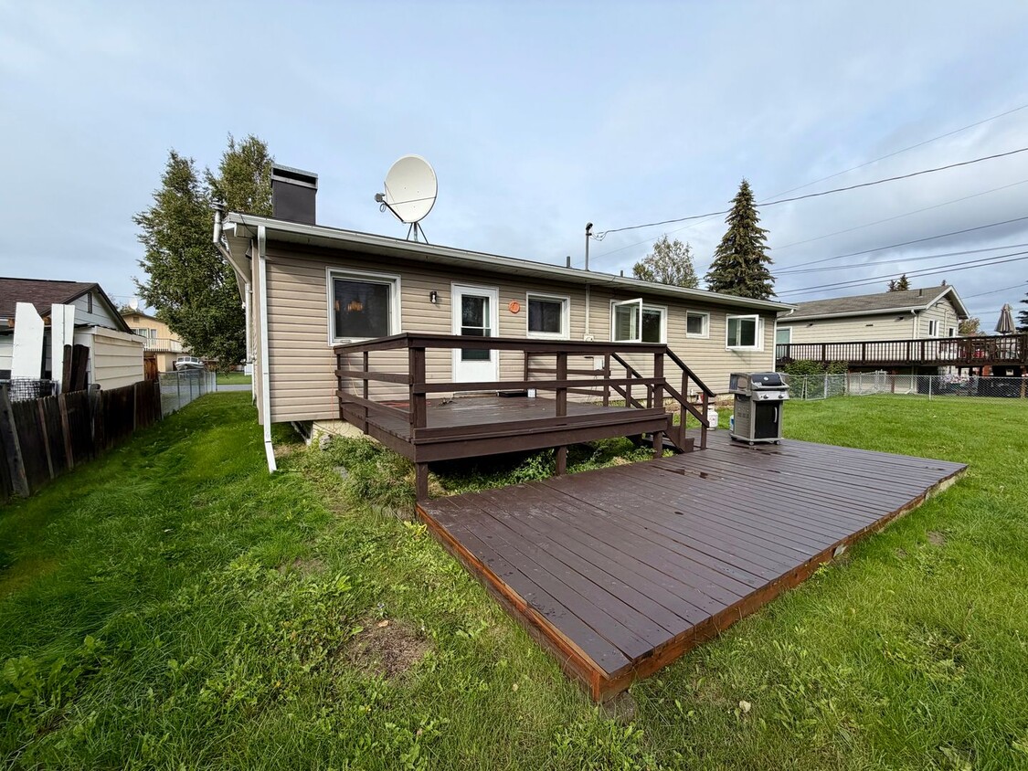 Building Photo - 1119 Kodiak St