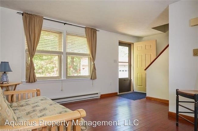 Building Photo - 16 Oak Dale Dr