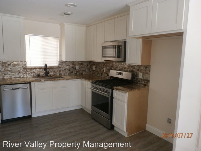 Foto del edificio - 3 br, 2 bath House - 531 Sandburg Drive