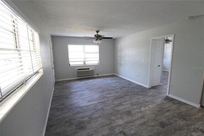 Building Photo - 6323 Gateway Ave