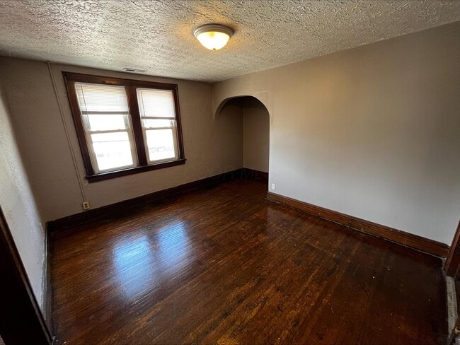 Building Photo - 738 N Dawson Ave