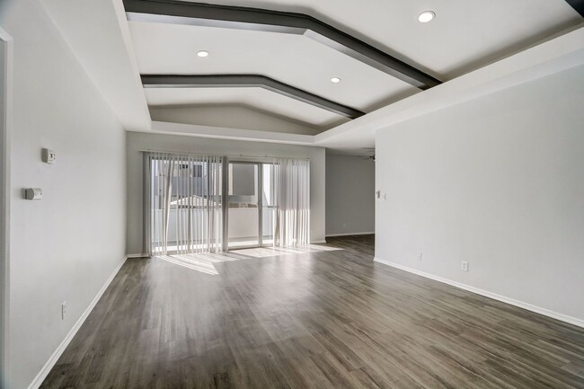 Foto del interior - 7244 Hillside Ave