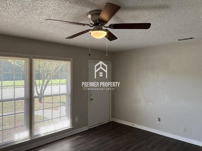 Building Photo - 3613 Squaw Valley Dr SW
