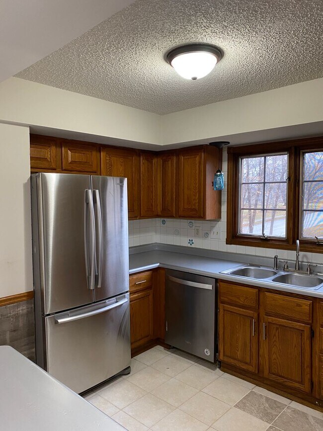 Foto del edificio - Updated 5 Bedroom 3.5 Bath