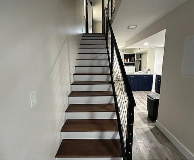 Foto del edificio - 394 Tamiami Canal Rd