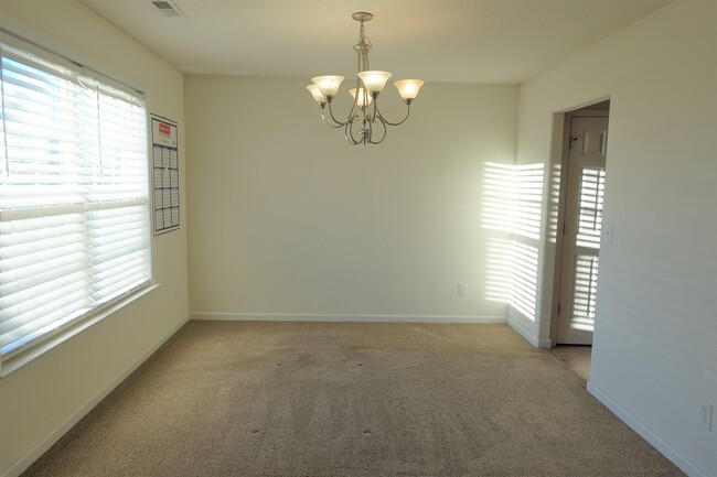 Foto del edificio - 642 Fairview Rd