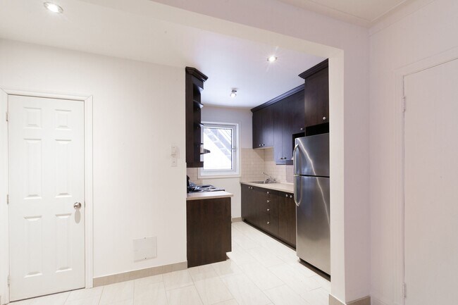 Photo du bâtiment - 5556 Snowdon Street