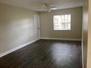 Building Photo - 628 Golden Raintree Pl