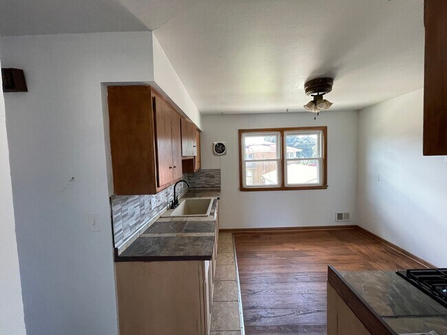 Foto del edificio - 4820 N 91st St