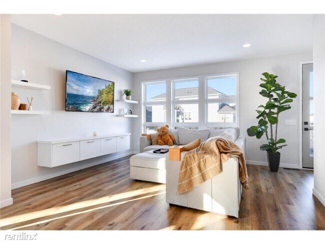 Building Photo - 4 br, 4 bath House - 4920 161st St W
