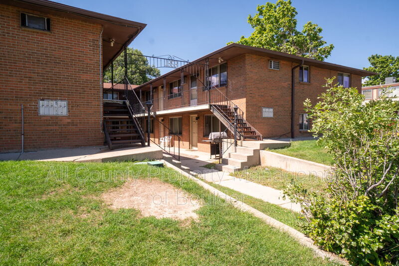Primary Photo - 1353 Coffman St