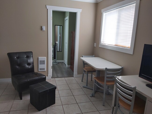 Building Photo - 439 Sands Crt