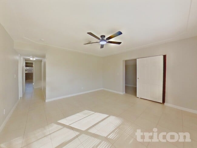 Building Photo - 1318 Baker Dr