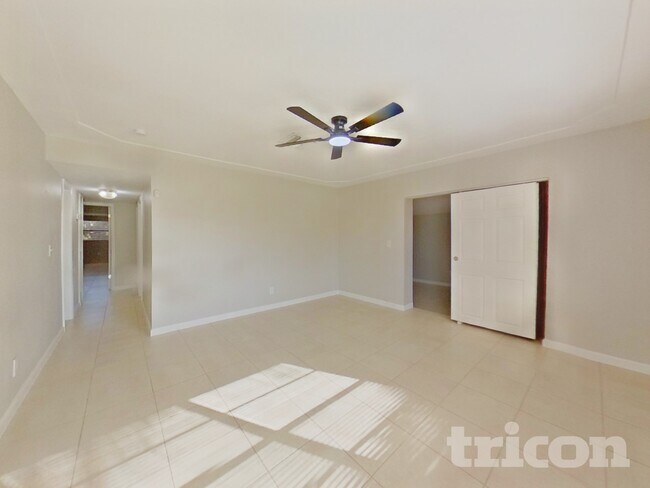 Foto del edificio - 1318 Baker Dr