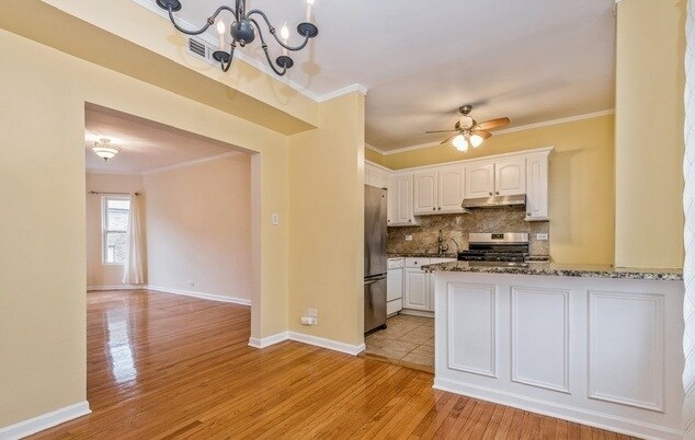 Primary Photo - 1624 W Farwell Ave