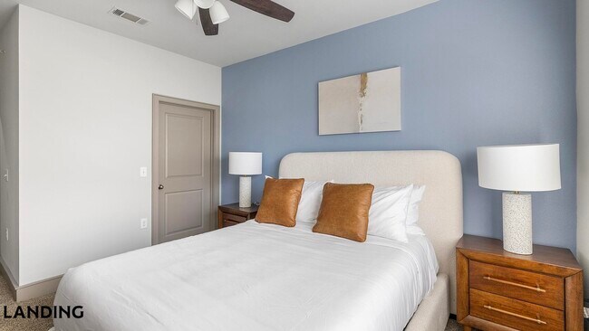 Foto del edificio - 4689 Mustang Pkwy