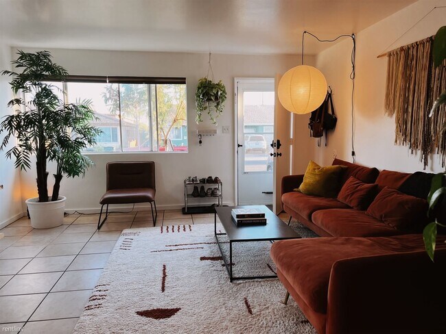 Foto del edificio - 2 br, 1 bath Duplex - 563 Madrona Street 563