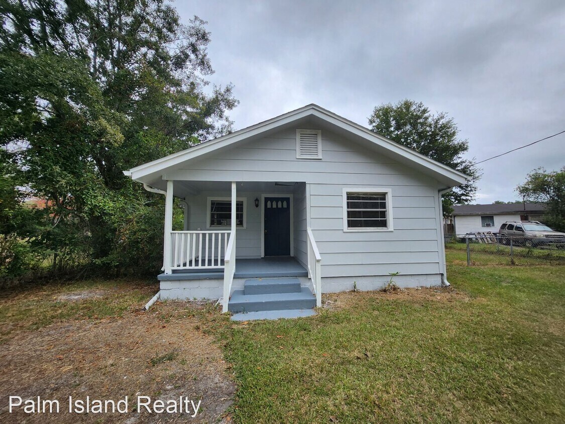 2 br, 1 bath House 9447 Gulf Beach Hwy House Rental in Pensacola