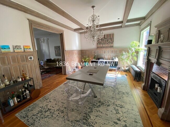Building Photo - AMAZING AND HISTORIC ROWHOME FOR LEASE!