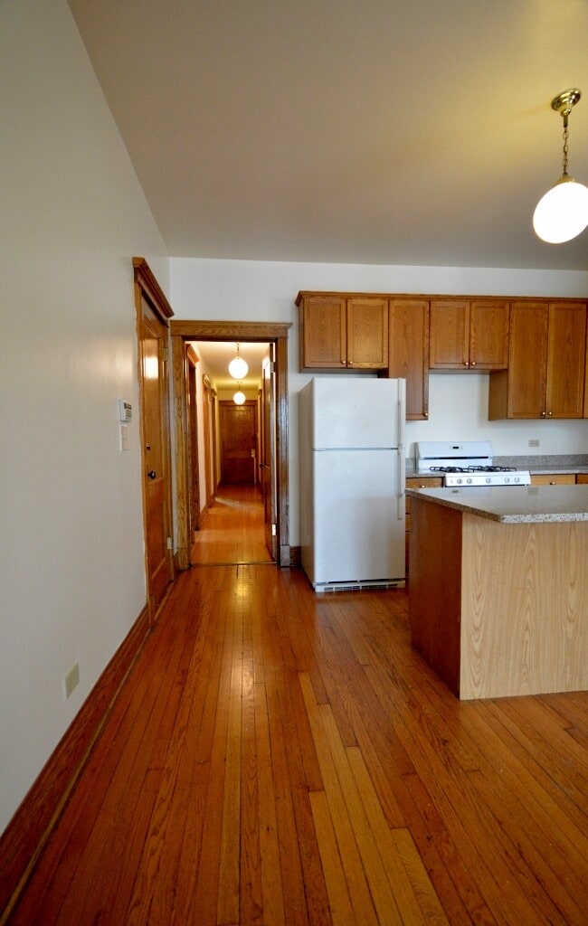Building Photo - 1742 W Addison St