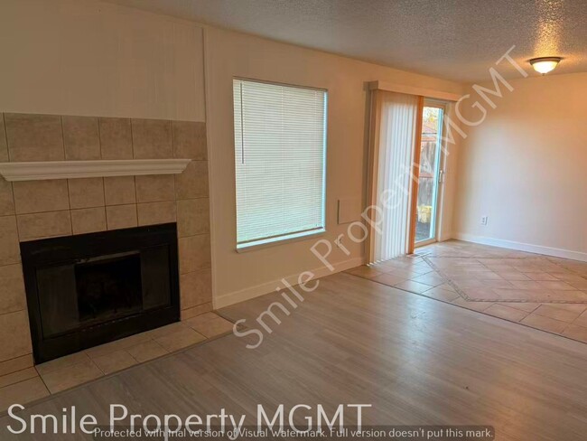 Building Photo - single house