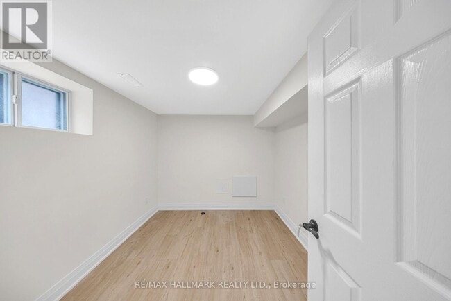 Building Photo - 28 Furlong Ct