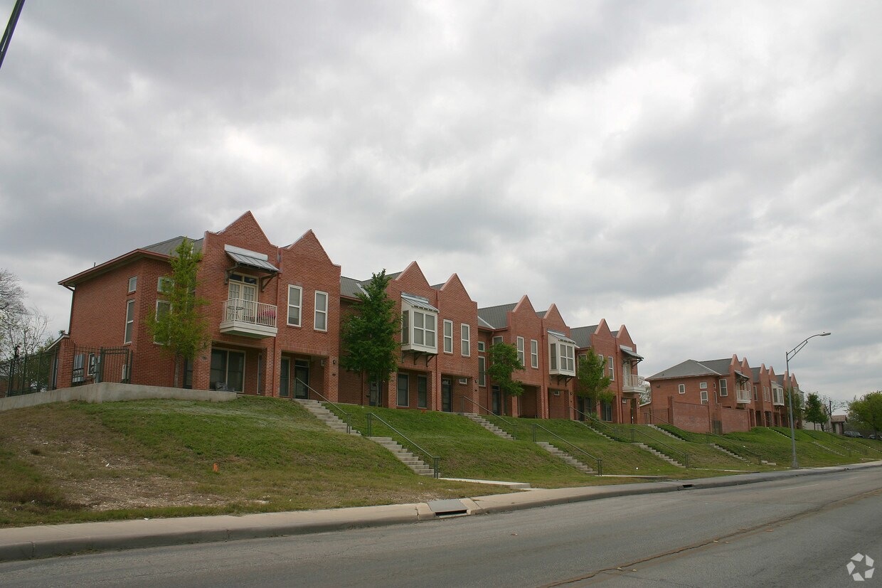Building Photo - Springview North