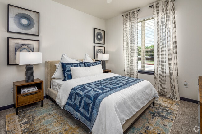 2BR, 2BA - 1120SF | B3 - Windsor Apartments
