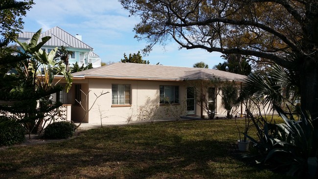 Building Photo - Sea Gull Apartments