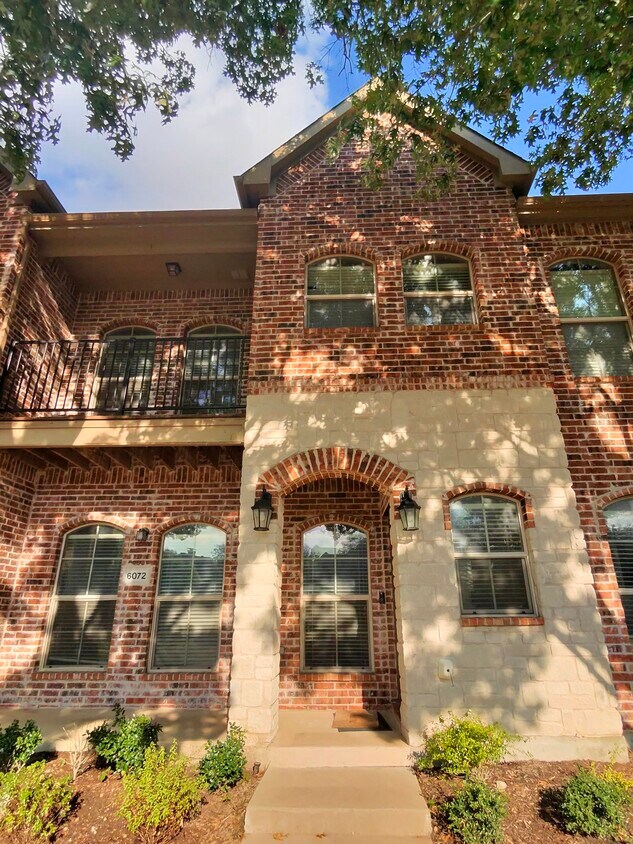 Foto principal - 6072 Pisa Ln