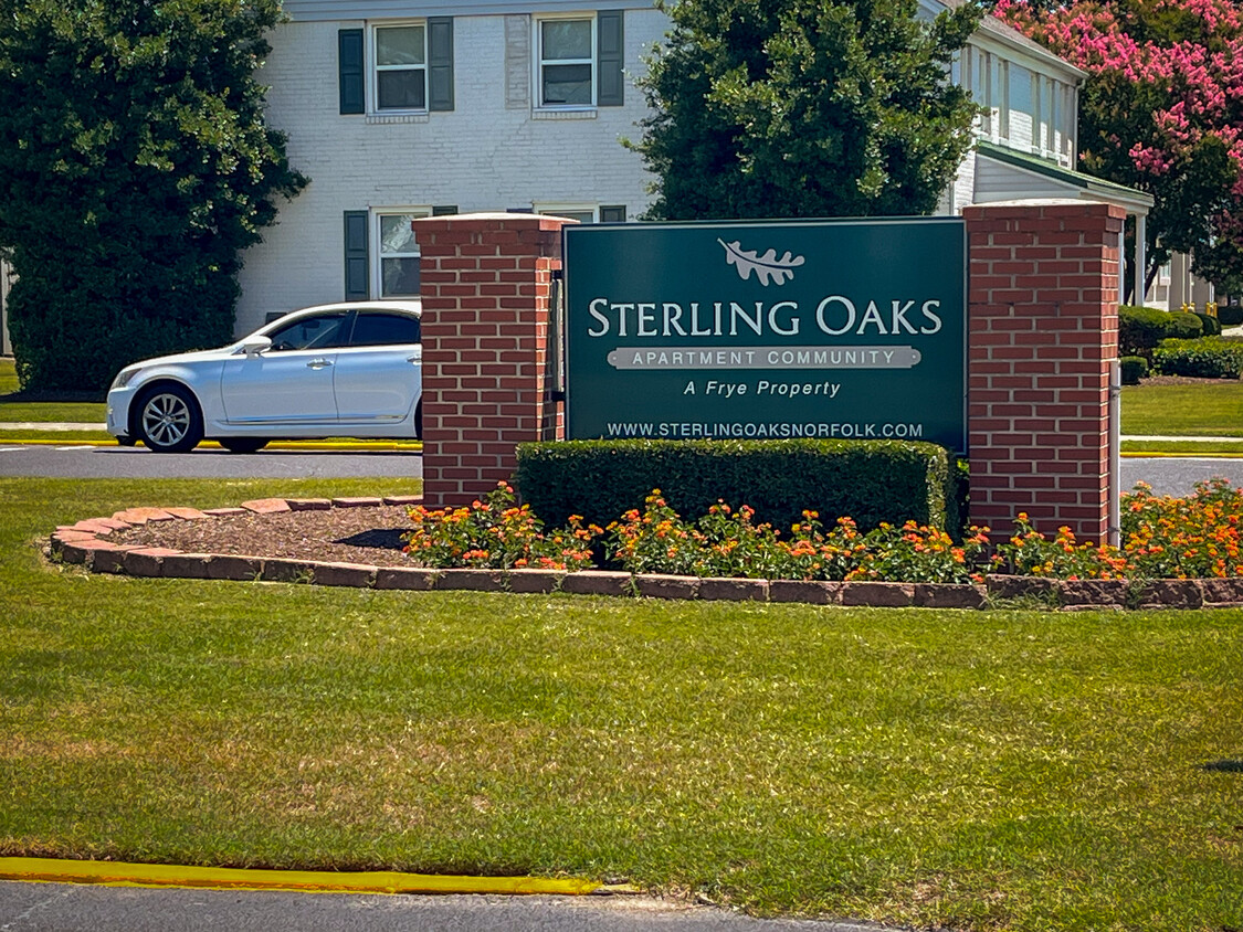 Primary Photo - Sterling Oaks Apartments