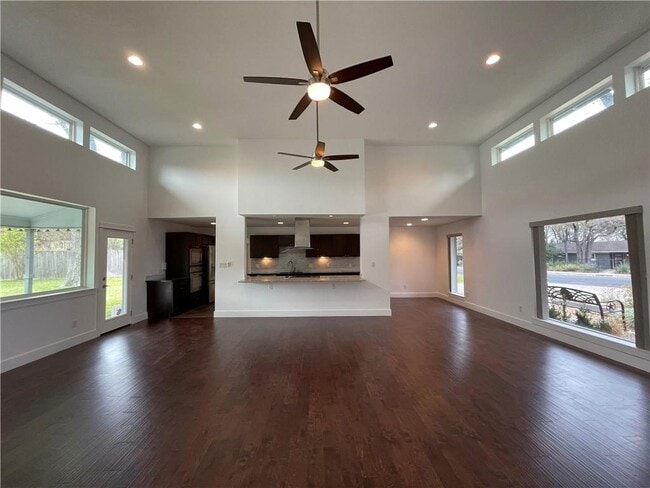 Building Photo - 2117 Barton Hills Dr