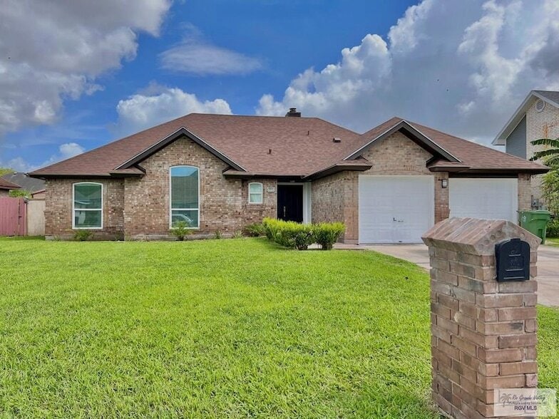 Primary Photo - 560 Geraldine Ln