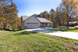 Building Photo - 369 Meadowview Dr