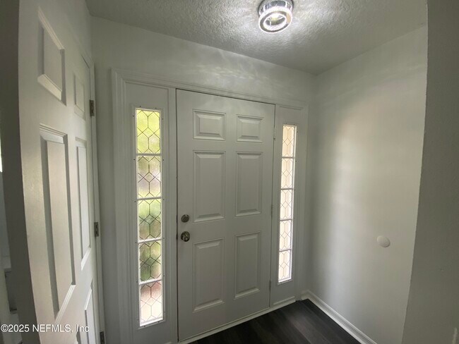 Foto del edificio - 11859 Lake Bend Cir