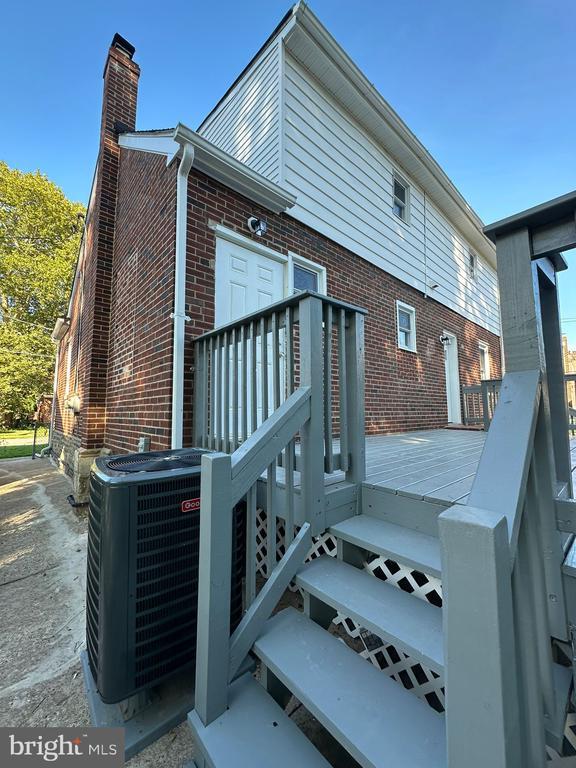 Building Photo - 936 Oakmont St