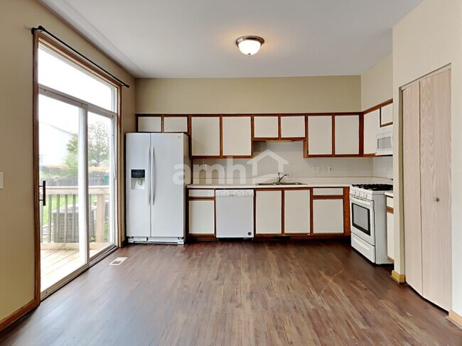 Building Photo - 14017 Emerald Ct