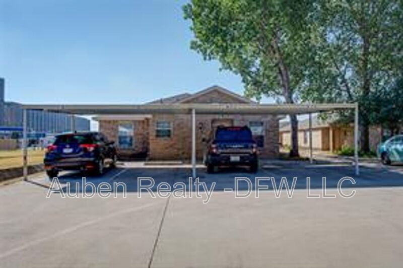 Foto principal - 121 Cambridge Dr