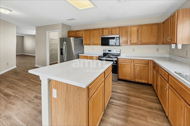 Foto del edificio - 2324 Shadowbrook Dr