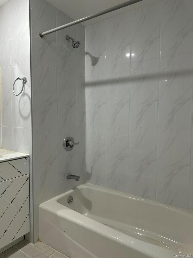 Foto del edificio - 70-26 Queens Blvd